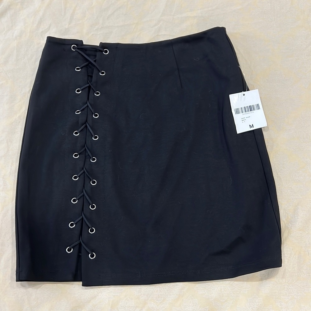 Forever 21 Woman’s Skirt, Size M, Slight Stretch
